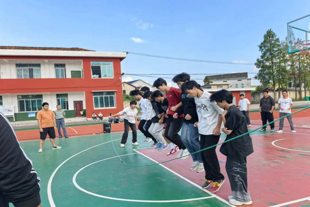 刻苦训练篮球时如何避免受伤的建议_2